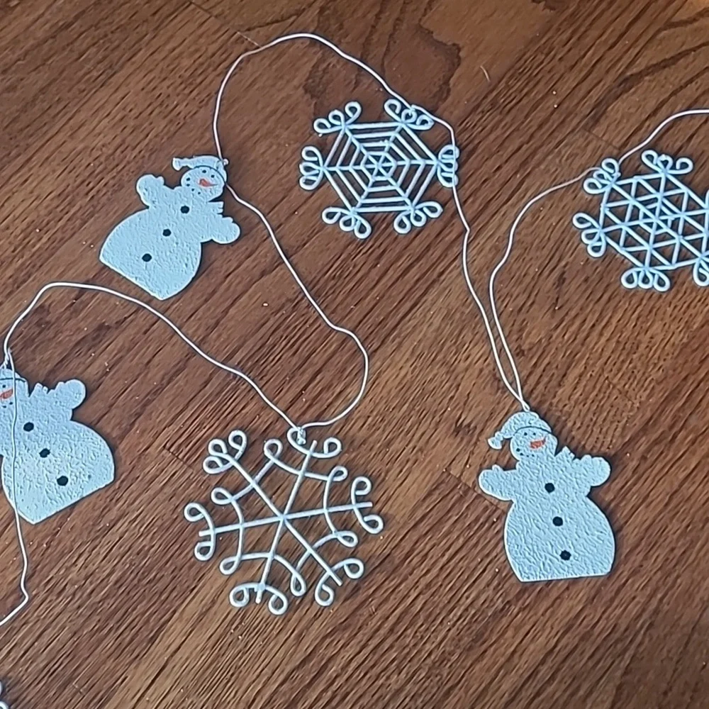Metal Snowflake & Snowman Mantel Tree Garland - 8.5 Feet